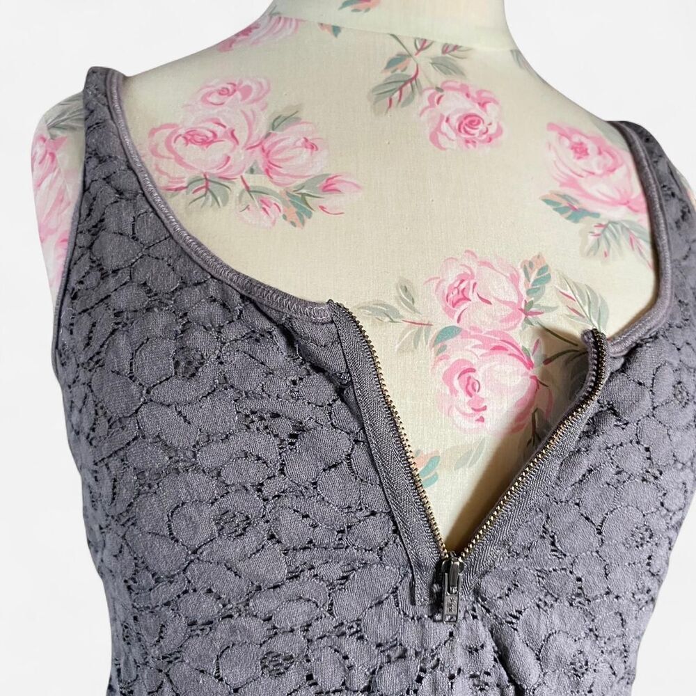 Vintage Y2K Grey Lace Cami Top - Picture 3 of 5
